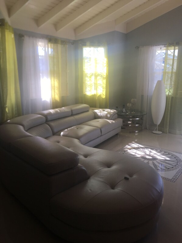 Basic House | Living area