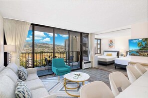 Flat-screen TV - Tropical Gem Near Waikiki Beach with Free Parking! (Honolulu)