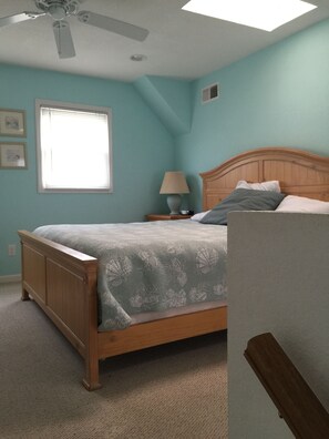 4 slaapkamers, een strijkplank/strijkijzer, wifi