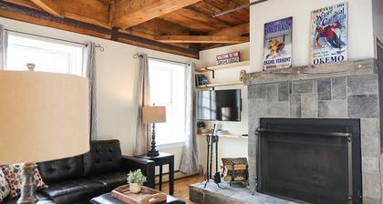2 Bed Exceptional Fireplace Condo In the Heart of Town On Shuttle Route