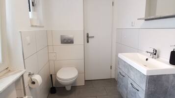 Dusche, Haartrockner, Toilettenpapier