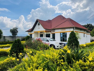 Virunga Homestay & Campsites