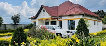 Virunga Homestay & Campsites