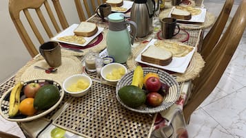 Alimentos y bebidas