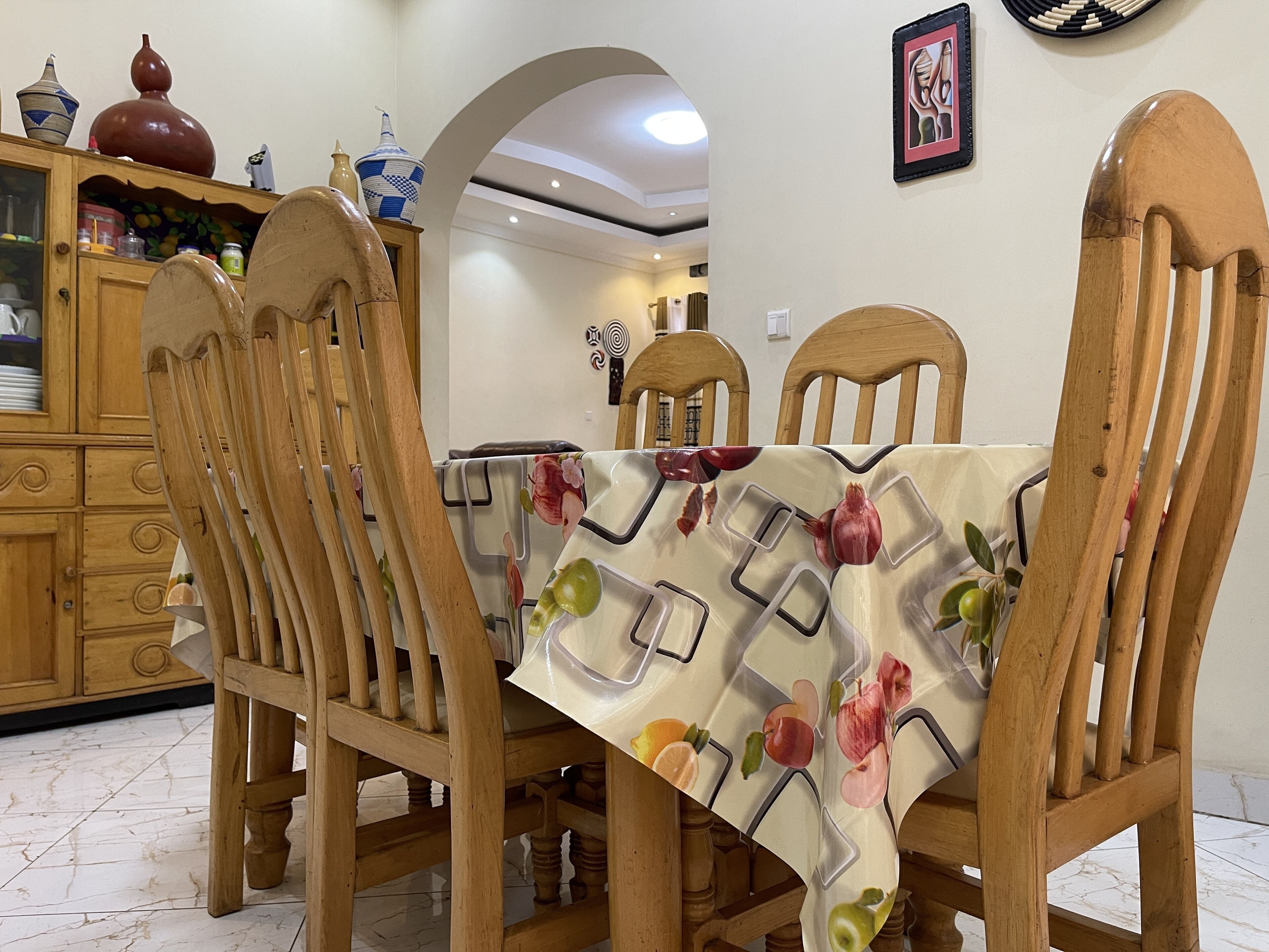 Breakfast, lunch, dinner served; local and international cuisine 