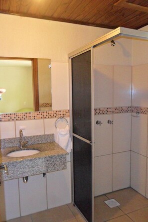 Bathroom - Pousada dos Plátanos (Nova Petropolis)