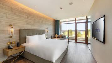 Superior Room, 1 King Bed | In-room safe, blackout curtains, free WiFi, bed sheets