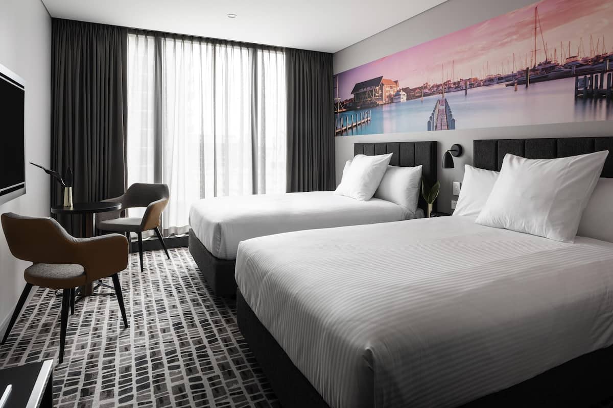 1 Schlafzimmer, hochwertige Bettwaren, Zimmersafe, individuell dekoriert