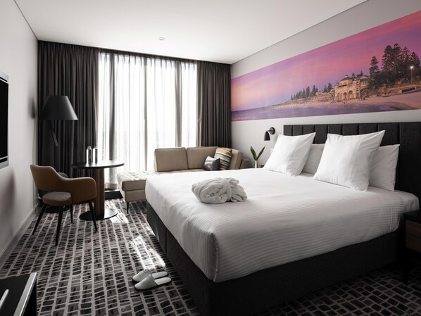 Premium bedding, in-room safe, individually decorated