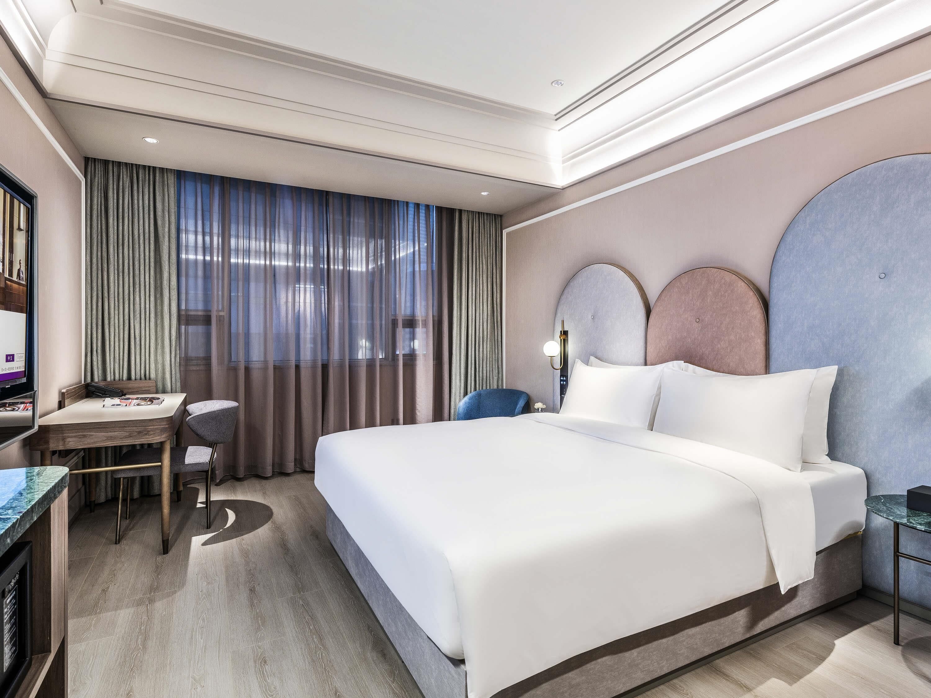Standard Room, 1 King Bed