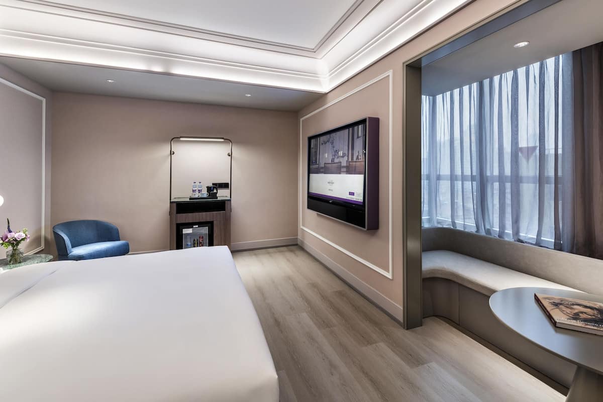 Superior Room, 1 King Bed