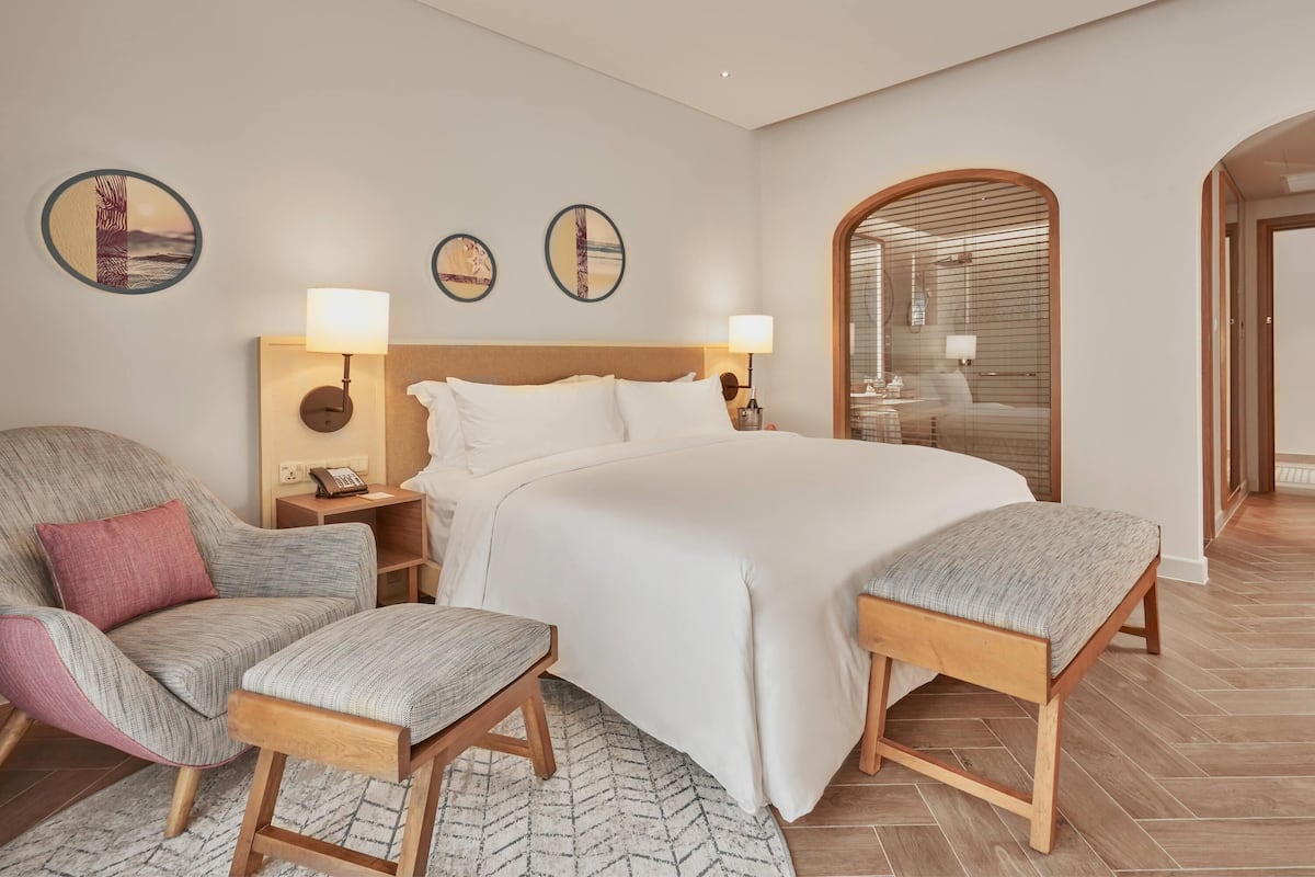 Minibar, värdeförvaringsskåp på rummet och individuell inredning