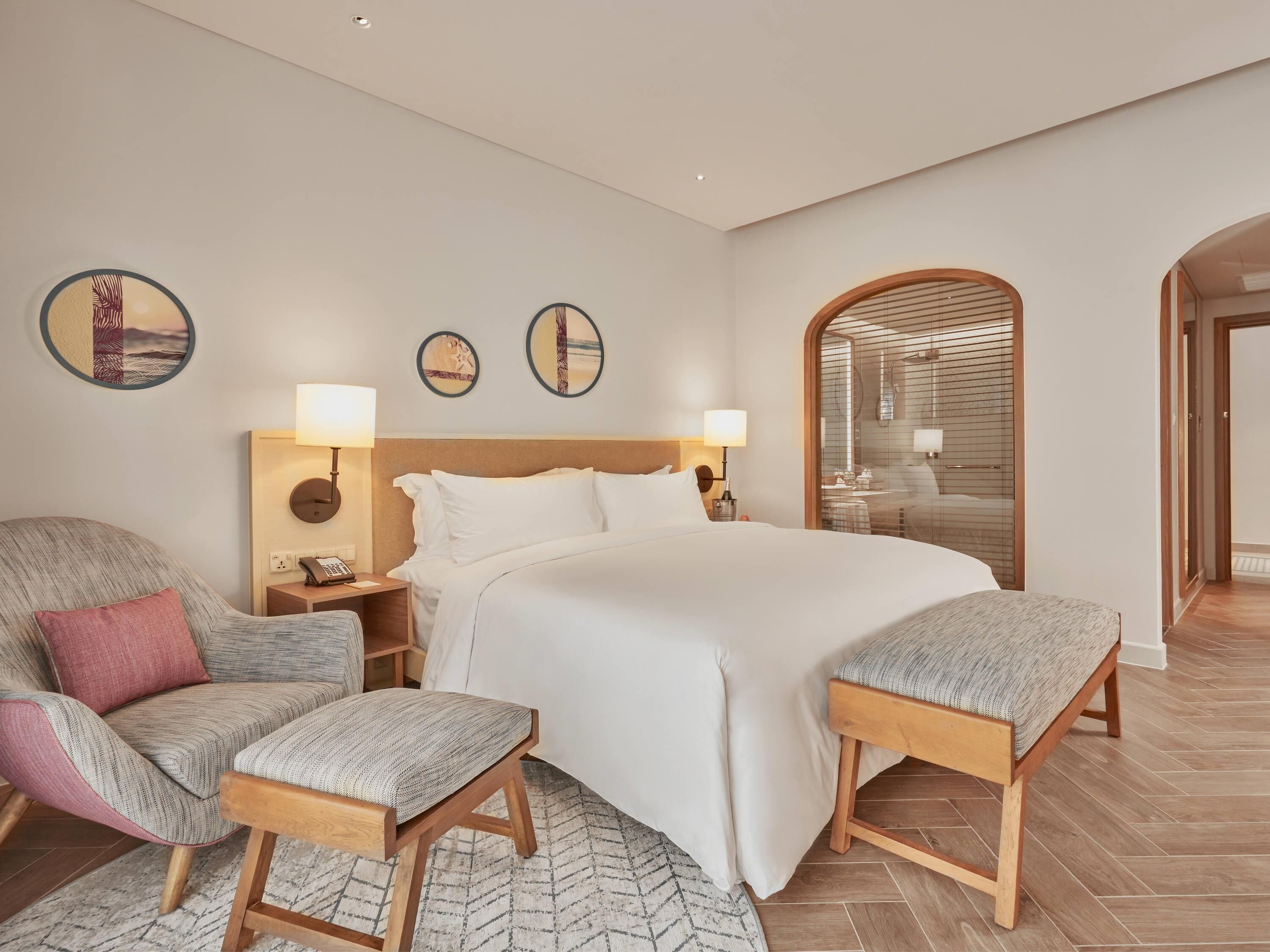 Minibar, caja fuerte, decoración individual y mobiliario individual