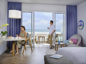 Minibar, in-room safe, individually decorated, individually furnished