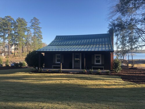 THE CABIN AT HIDDEN COVE