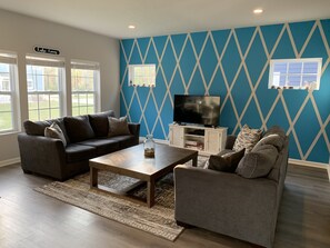 Smart TV, DVD player, books, video library - Beach Daze - 3 Baths, 4 Bedrooms, 5 Stars AND A NEW POOL! (South Haven)