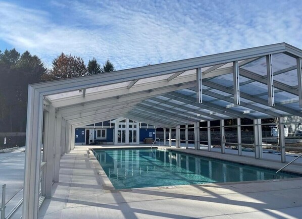 Piscina interna, piscina externa