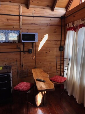 Romantic Cabin | Private kitchen | Fridge, microwave, coffee/tea maker, electric kettle