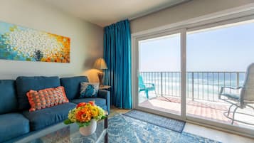 TV connectée, lecteur de DVD, livres, chaßne hi-fi