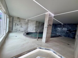 Spa - Beachfront/King Bed/Beach Chair Scv! (Panama City Beach)