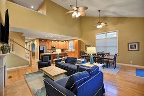 TV, peis, DVD-spiller og fotballspill