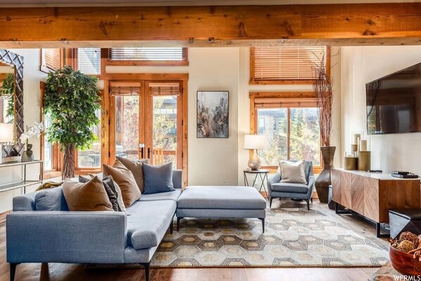 Smart TV, fireplace, video games, DVD player - Steps to Main St—Enjoy Both Park City Mountain & Deer Valley! (Park City)