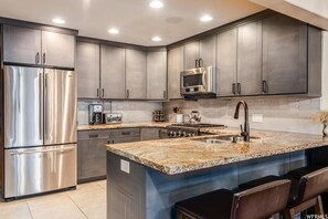 Fridge, microwave, oven, stovetop - Steps to Main St—Enjoy Both Park City Mountain & Deer Valley! (Park City)