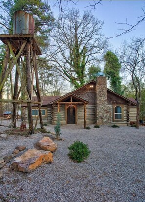 Exterior - Ol` Kemp Cabin at Fox Pass Cabins (Hot Springs)