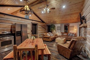 Interior - Ol` Kemp Cabin at Fox Pass Cabins (Hot Springs)