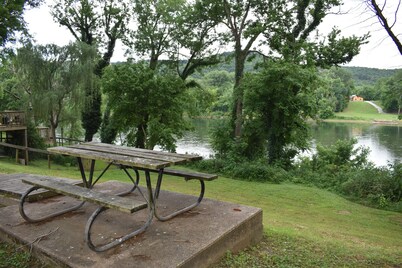 Jack's White River Fishing Resort
