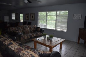 Family Cottage (HH) | Living area