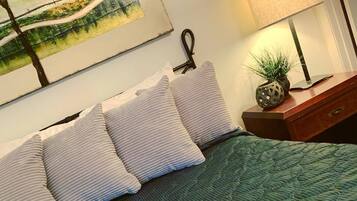 Family Cottage (MH) | Premium bedding, free rollaway beds, free WiFi, bed sheets
