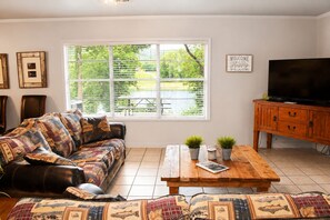 Family Cabin (HH) | Living area | TV