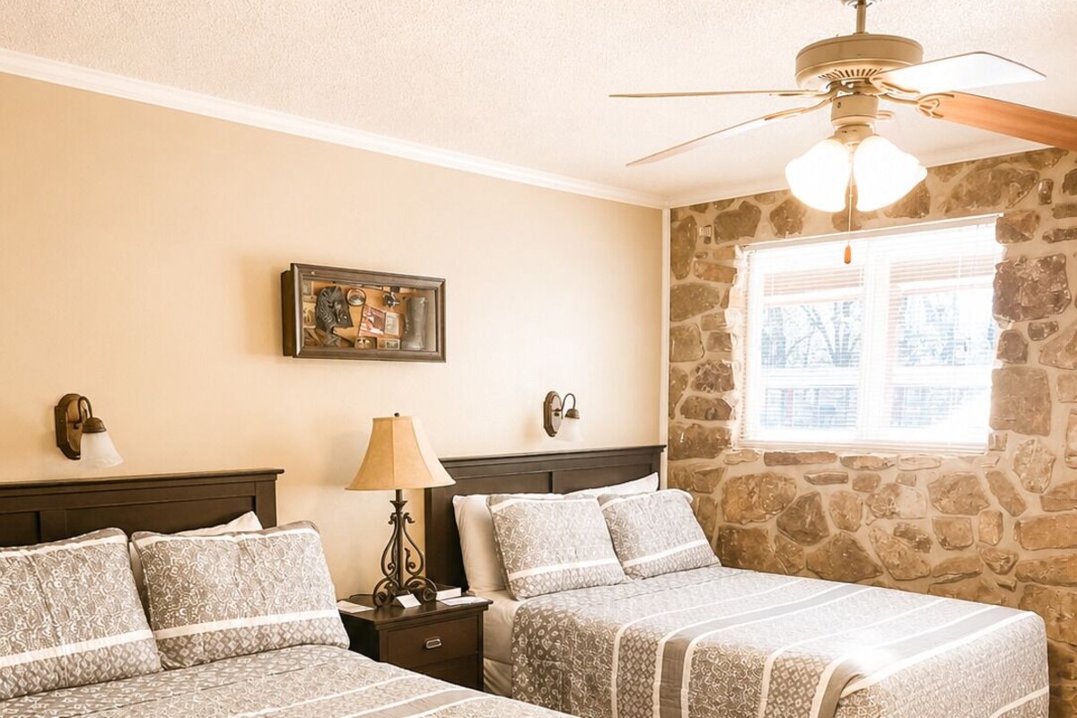 Standard Non - Riverview No  Kitchen  | Premium bedding, rollaway beds (free), WiFi (free), bed sheets