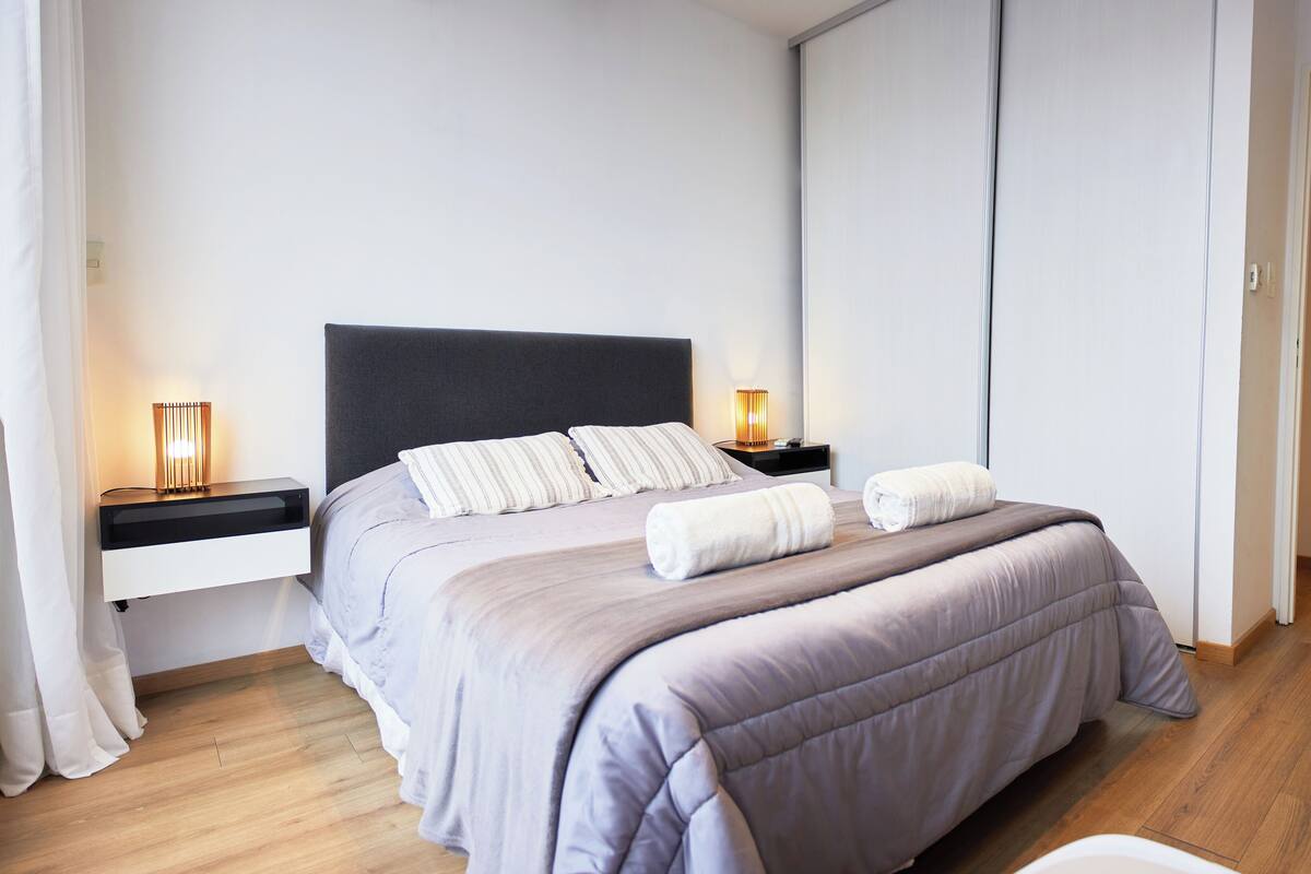Apartamento Familiar | 1 dormitorio, cortinas opacas, tabla de planchar con plancha