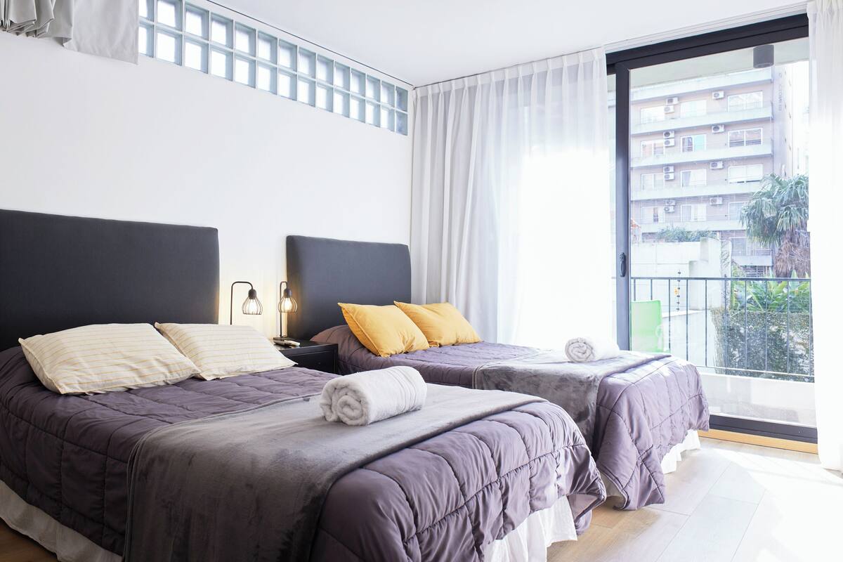 Apartamento Estudio | 1 dormitorio, cortinas opacas, tabla de planchar con plancha