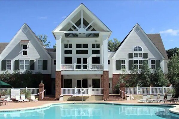 Indoor pool, outdoor pool