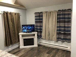 Interior - Little Blue Cottage on Spanish (Cape Girardeau)