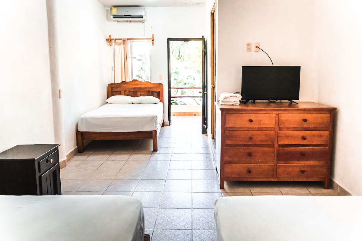 Standaard driepersoonskamer | 1 slaapkamer, beddengoed