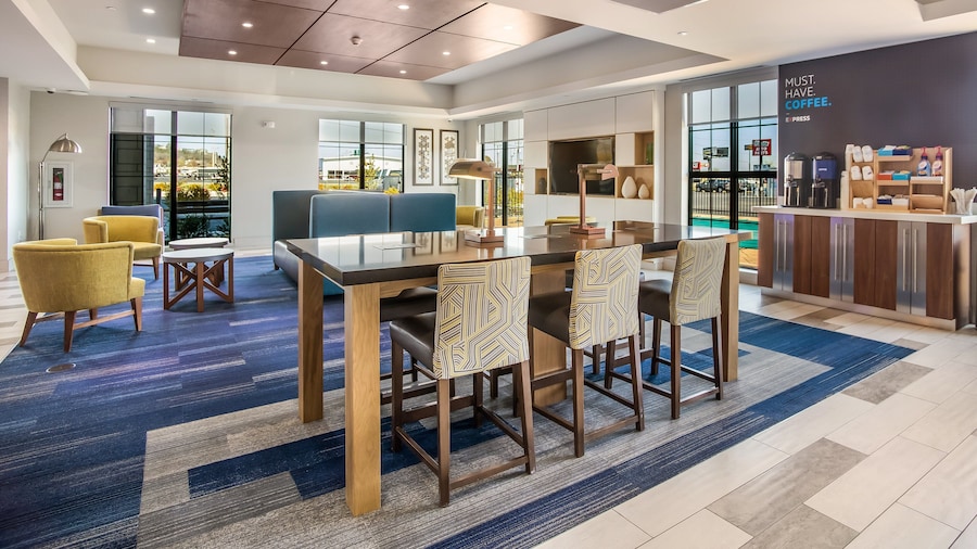 Holiday Inn Express & Suites Tulsa East - Catoosa by IHG