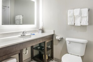Combined shower/bathtub, designer toiletries, hair dryer, towels - Holiday Inn Express & Suites Tulsa East - Catoosa by IHG (Tulsa)