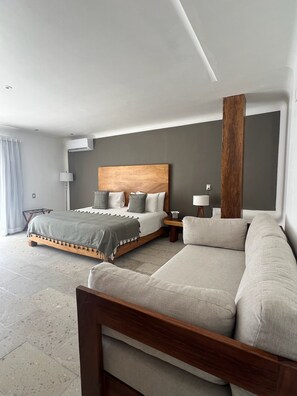 Habitació doble de luxe | Roba de llit d'alta qualitat, cobrellits i minibar 