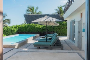 1 bedroom, premium bedding, down comforters, minibar