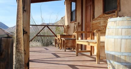 Hébergement Big Bend à Ten Bits Ranch | Chambre # 1 (La Banque)