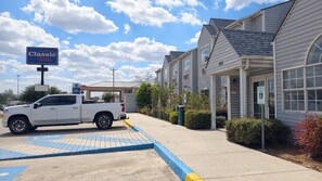 Free self parking - Classic Inn San Marcos, TX (San Marcos)