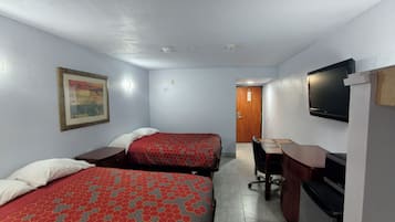 Habitació, 2 llits de matrimoni, no fumadors | Planxa i posts de planxar, wifi gratuïta i roba de llit