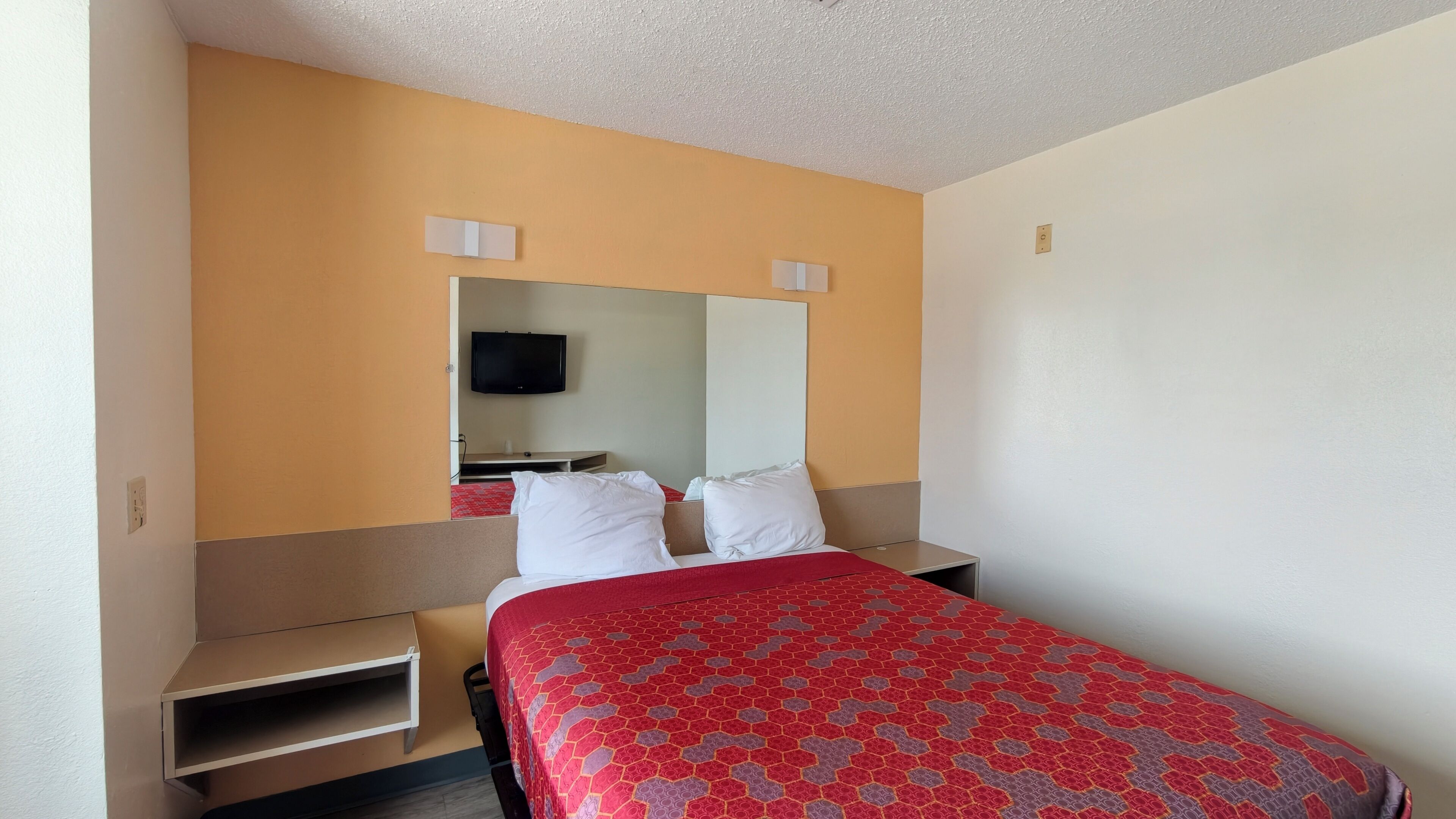 Kamer, 1 queensize bed, niet-roken | Een strijkplank/strijkijzer, gratis wifi, beddengoed