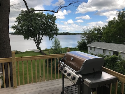 4 Bdrm 4 Bath Lake front Lake Sinissippi home 