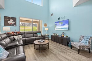 Smart TV, videojuegos, reproductor de DVD y futbolito 