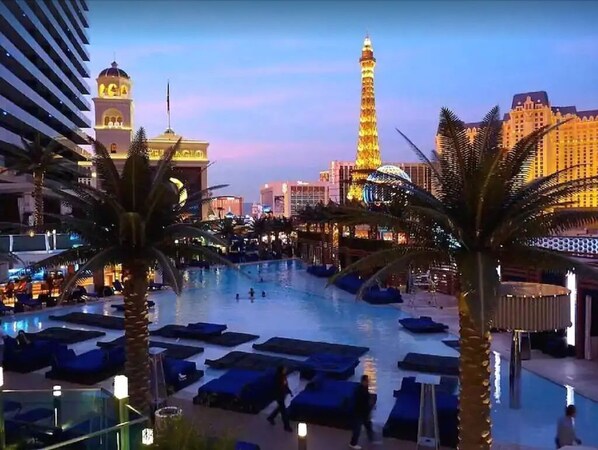 屋外プール、温水プール